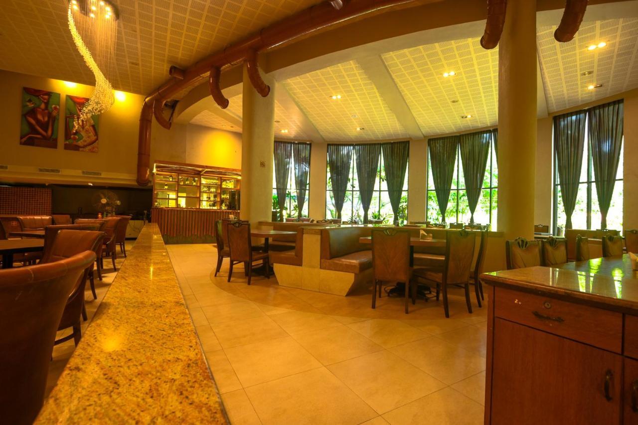 Hotel Neelam The Glitz Calangute Exterior foto
